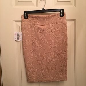 Lularoe Cassie Kids Size 14 can fit small adults